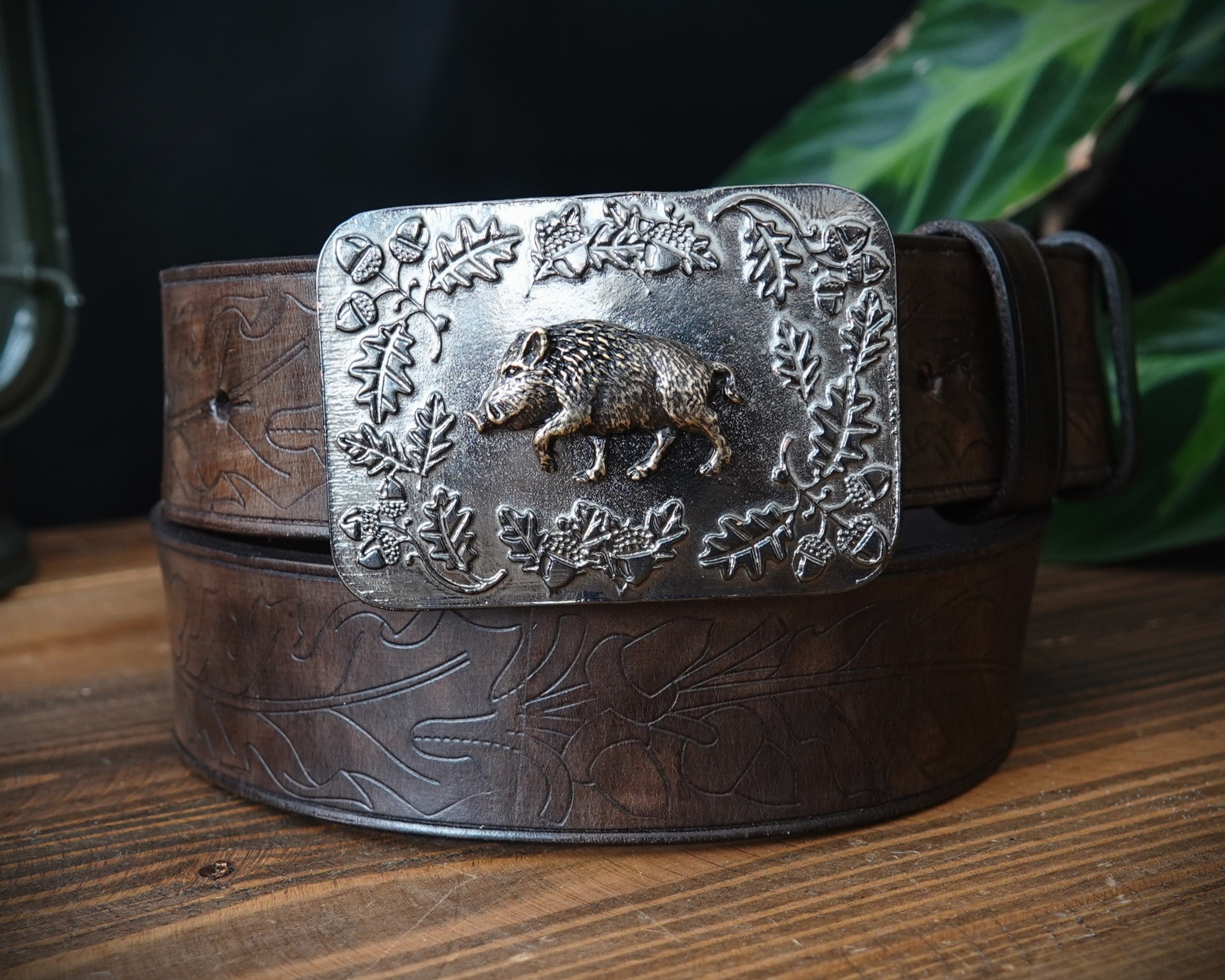 Poľovnícke kožené opasky