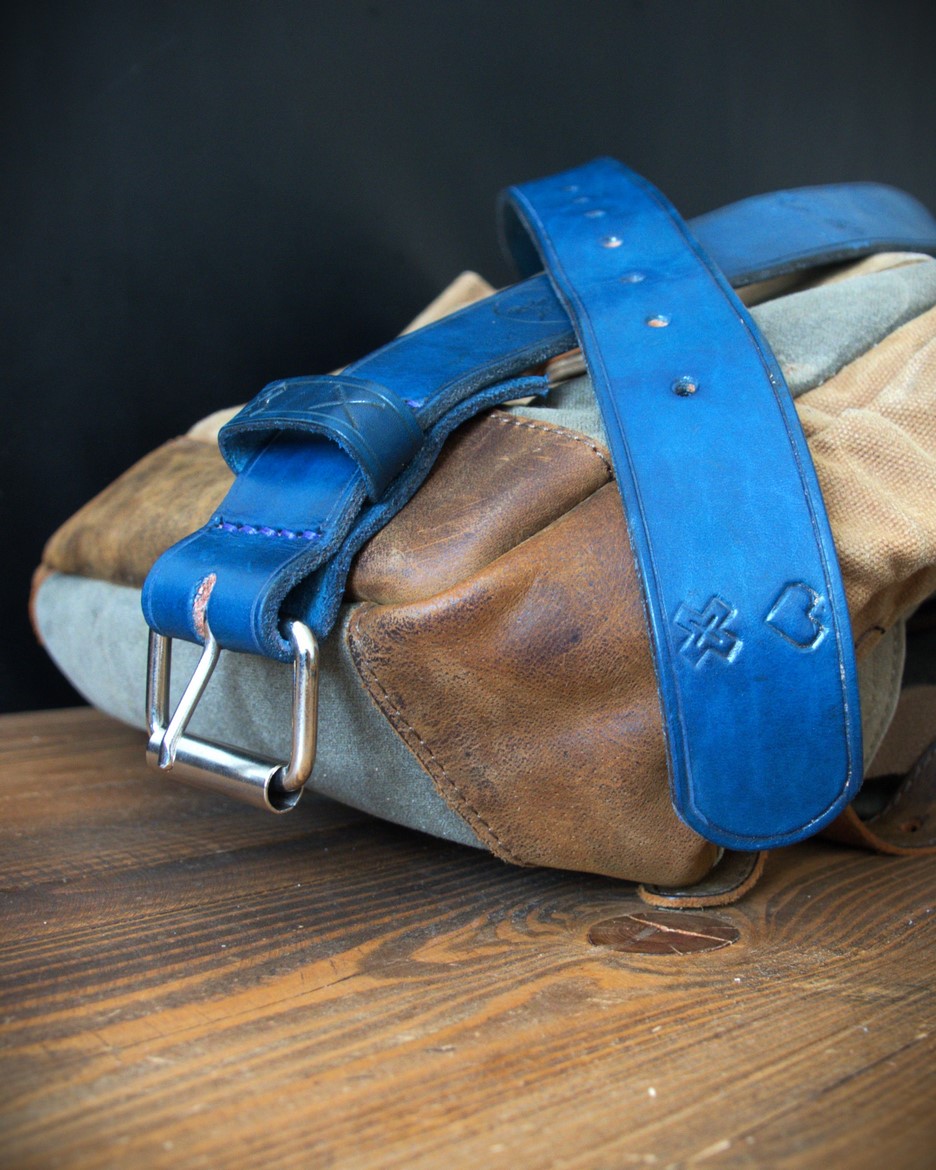 Kožený opasok Čičmany Blue 