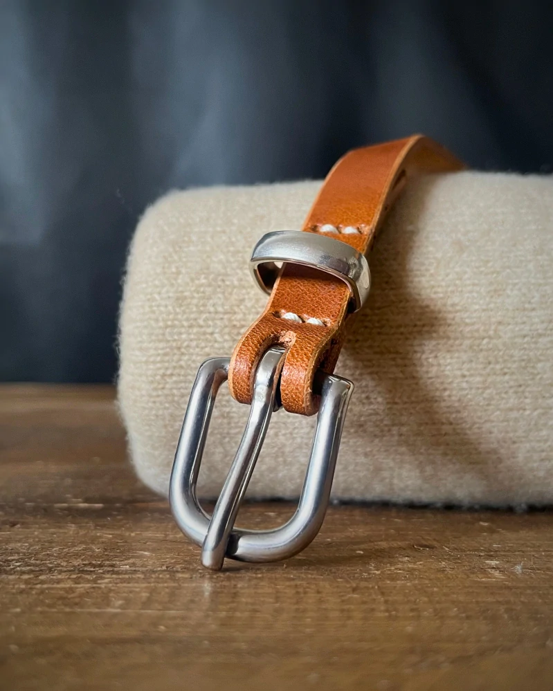 Dámsky svetlohnedý kožený opasok