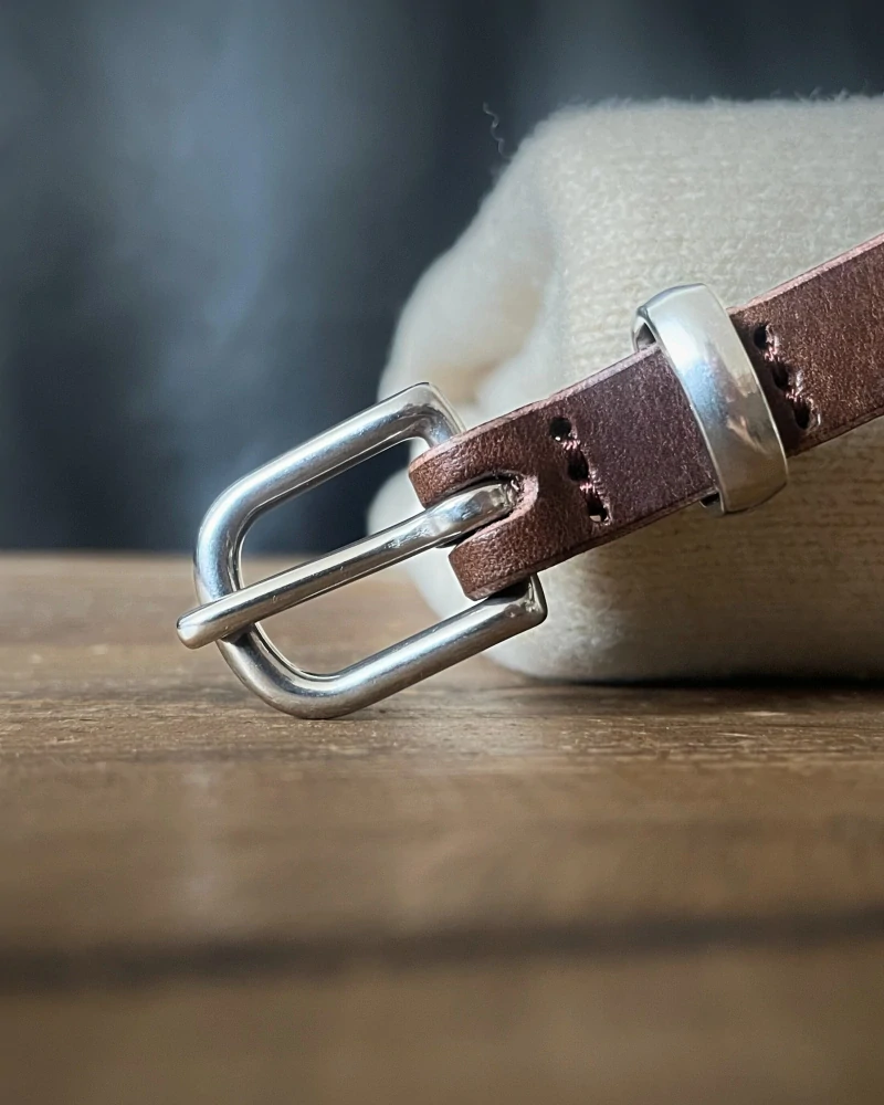 Dámsky tmavohnedý kožený opasok