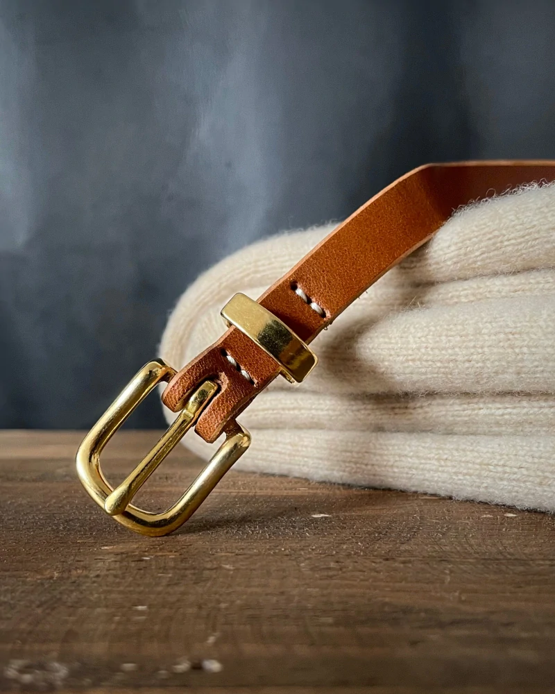 Dámsky svetlohnedý kožený opasok