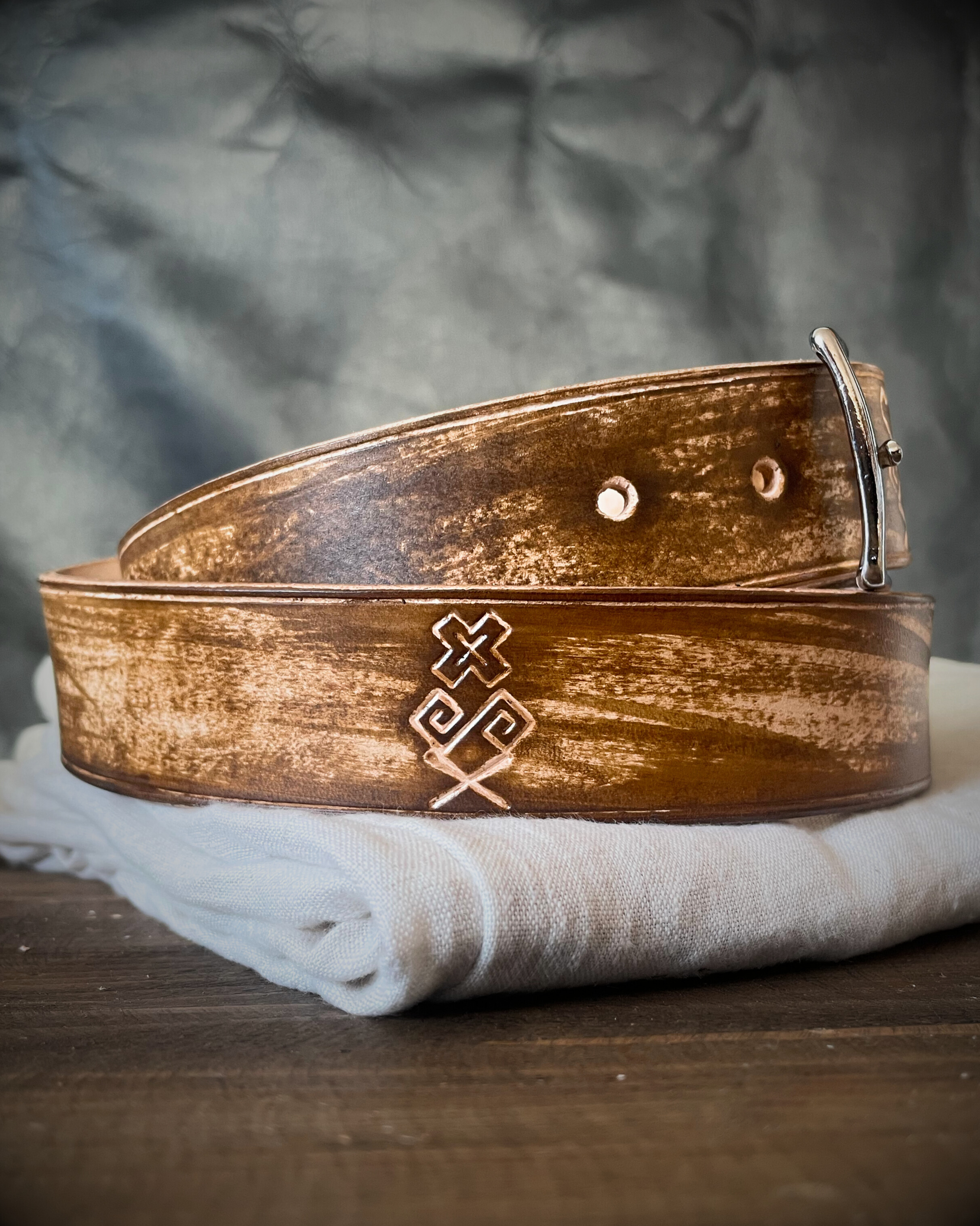 Kožený opasok Čičmany Vintage Walnut Brown